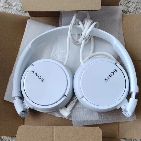 Sony Headphones - Picture 2 of 14